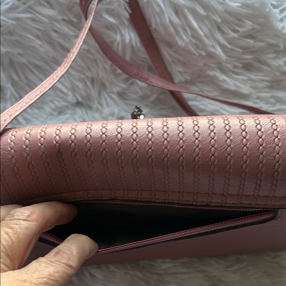 Chic Pink Textured Crossbody Bag with Tassel - Picture 4 of 12